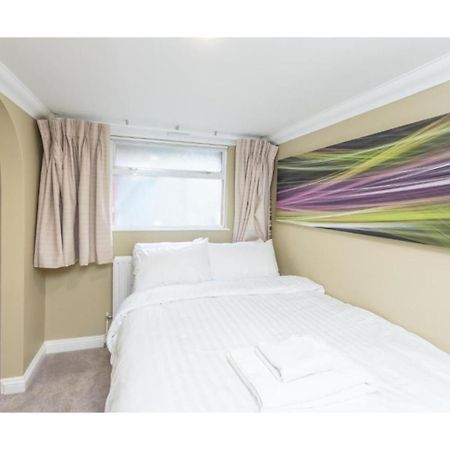 Uno Hotel Heathrow Windsor سلوف المظهر الخارجي الصورة