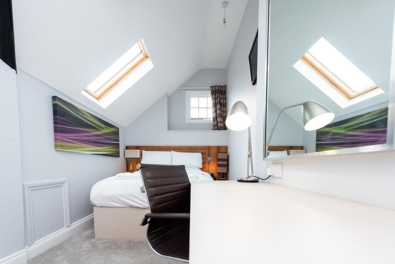 Uno Hotel Heathrow Windsor سلوف المظهر الخارجي الصورة