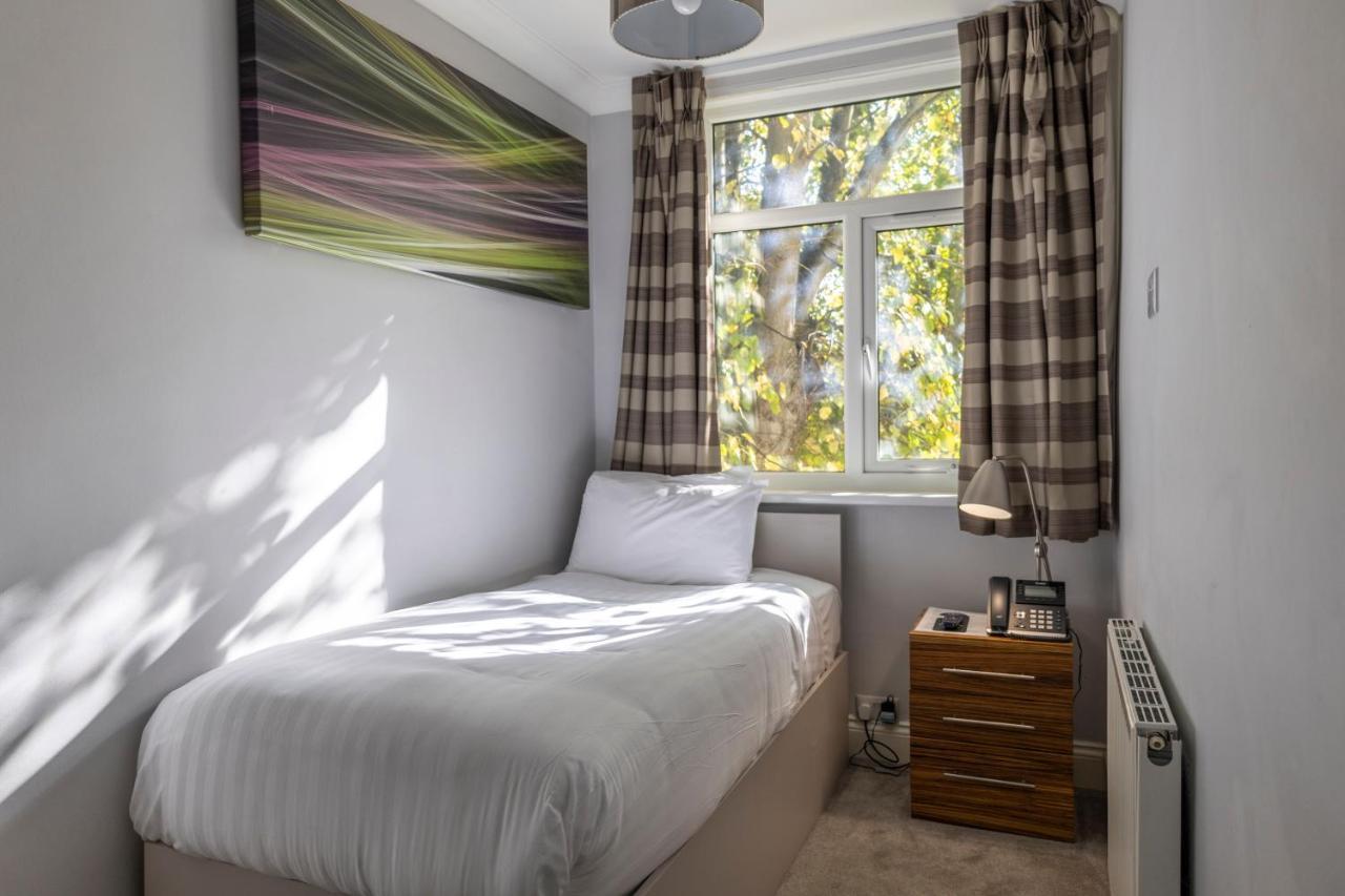 Uno Hotel Heathrow Windsor سلوف المظهر الخارجي الصورة