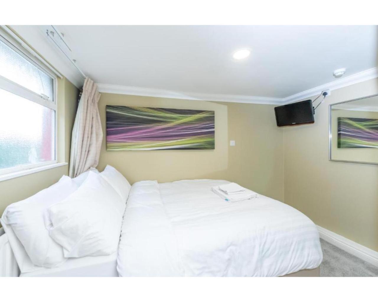 Uno Hotel Heathrow Windsor سلوف الغرفة الصورة