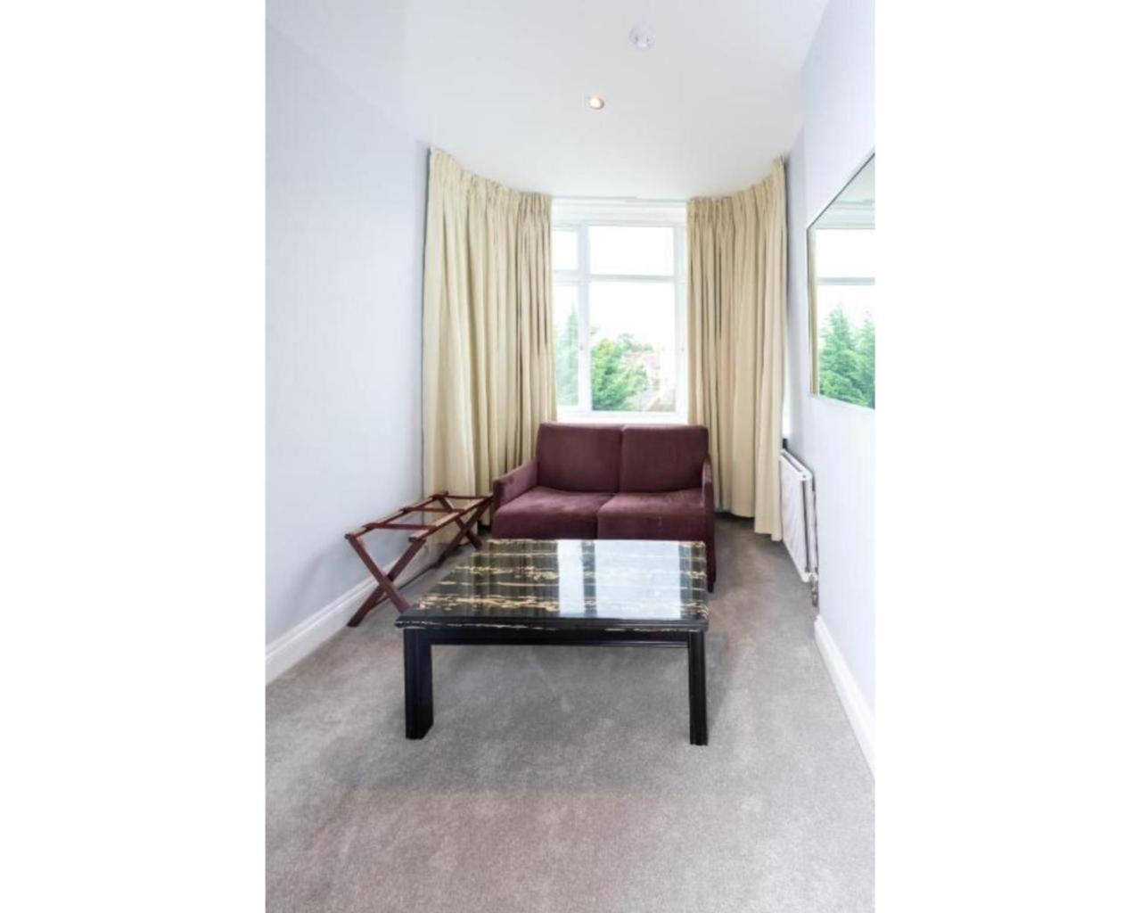Uno Hotel Heathrow Windsor سلوف الغرفة الصورة