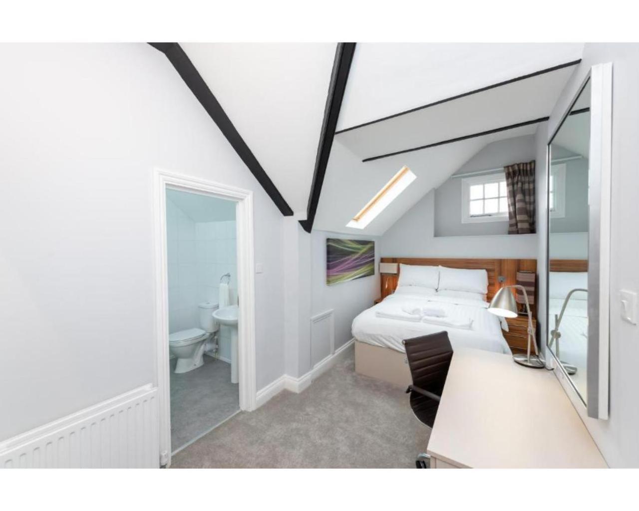 Uno Hotel Heathrow Windsor سلوف المظهر الخارجي الصورة